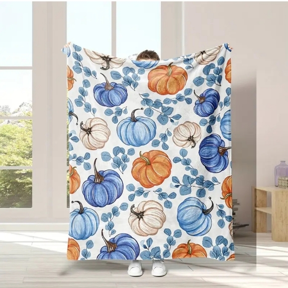 Fall bundle of 5- Soft lap blanket, 24 pc set food Containers & 3 Cards NWT - Picture 9 of 10